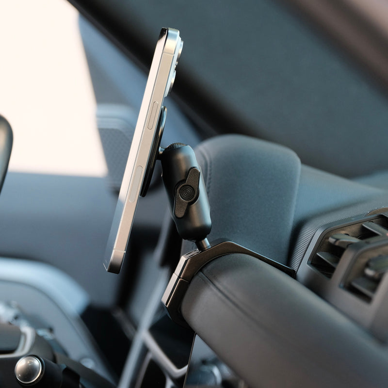 Offroam Magsafe Compatible Phone Mount - 2020+ Defender
