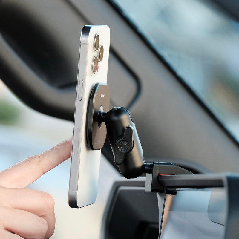 Offroam Magsafe Compatible Phone Mount - 2024+ Land Cruiser