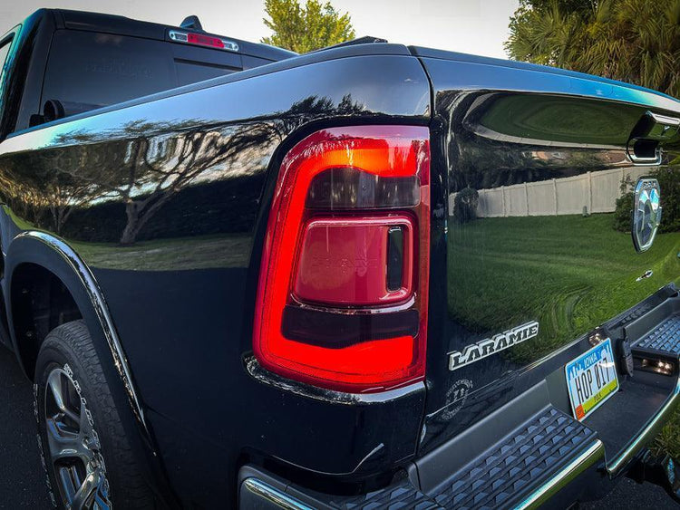 Evan-Fischer Tail Light Assembly – 2019-2022 Ram 1500 Passenger Right Side, Chrome Halogen W/ Bulbs
