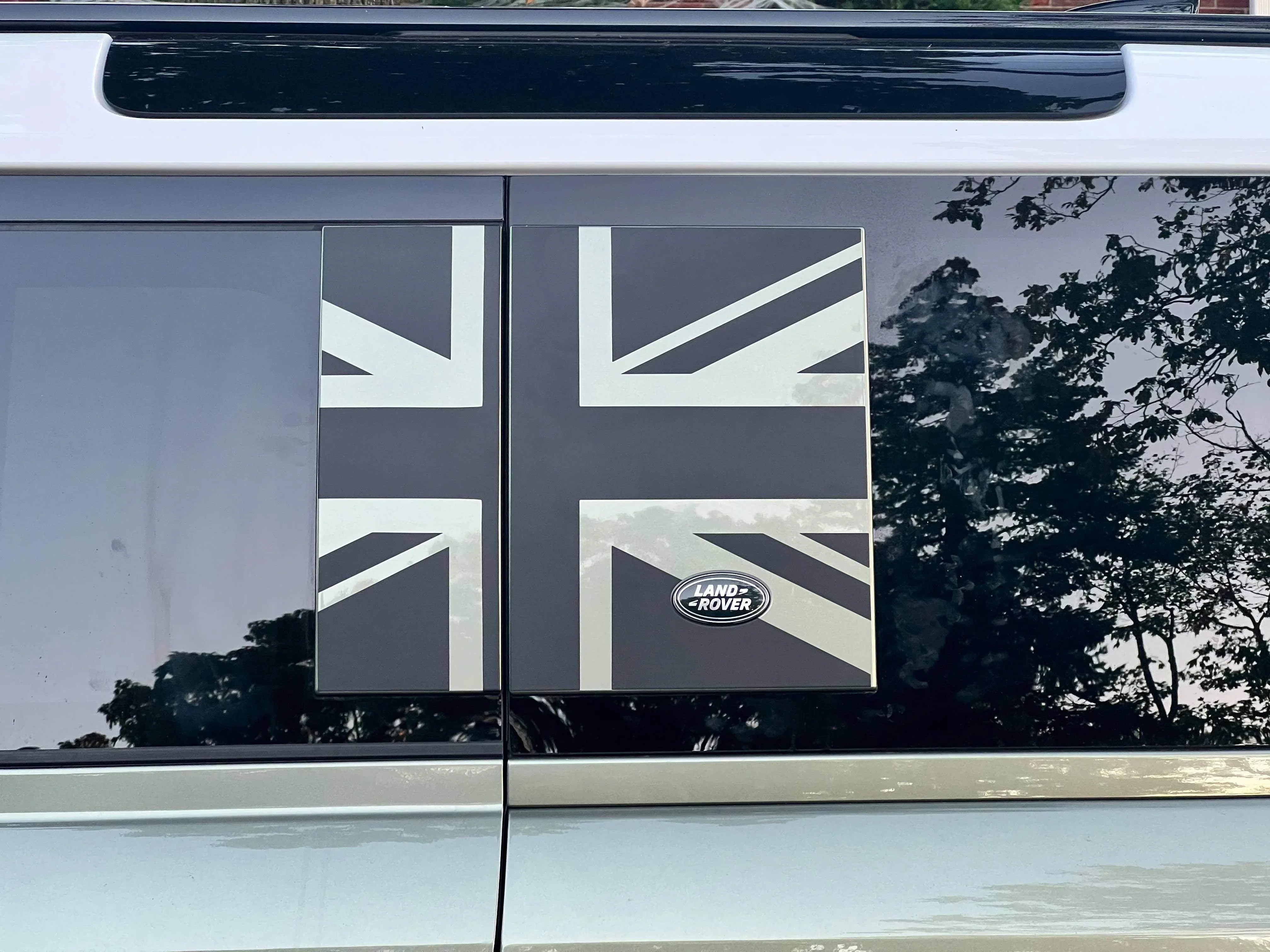 2020+ Defender Union Jack Side Window Panel Overlay (Matte Black ...